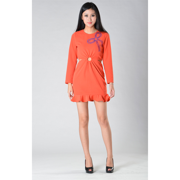 SY005漏空烫钻连衣裙正面效果