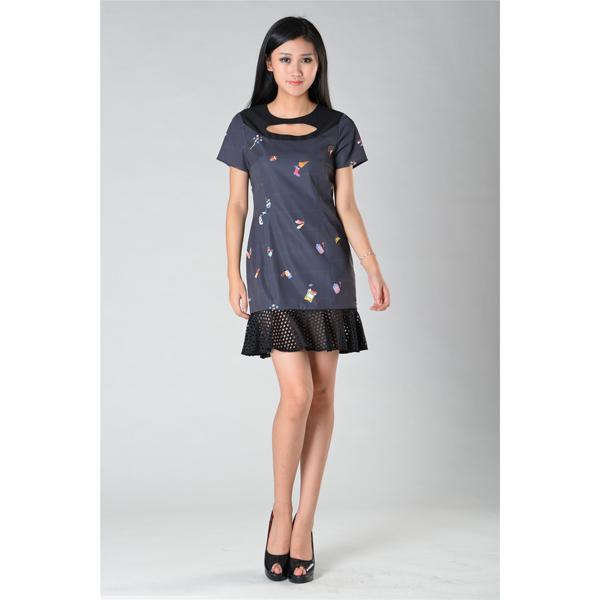 SY006数码印花连衣裙正面效果图