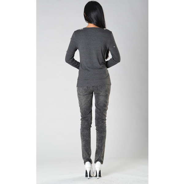 SY011针织长袖订珠上衣背面效果 SY011针织长袖订珠上衣背面效果